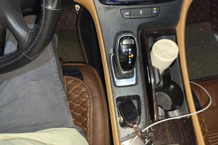 Used Buick LaCrosse 2016 20T Elite Edition Gear Lever