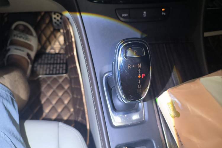 Used Buick LaCrosse 2016 20T Leading Model Gear Lever