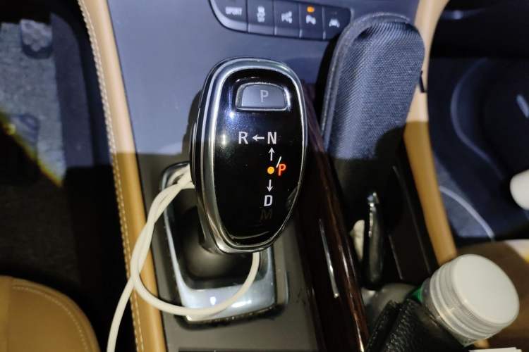 Used Buick LaCrosse 2016 28T Luxury Version Gear Lever