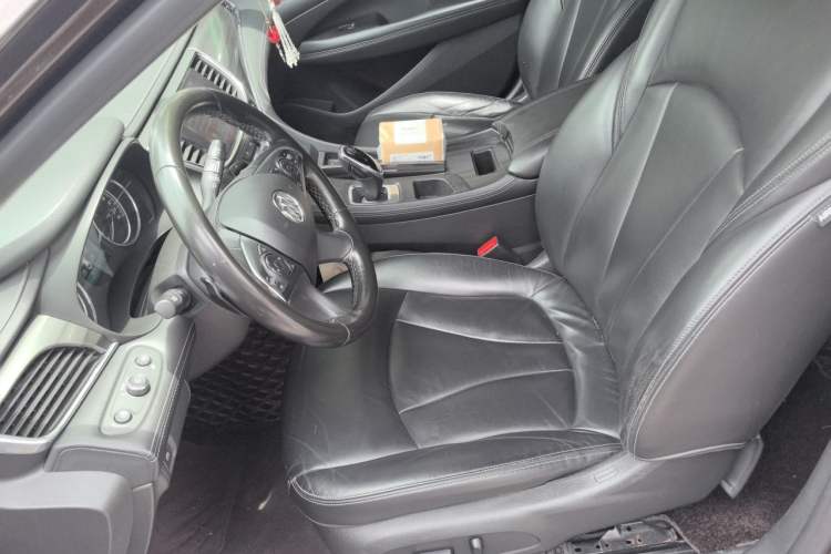 Used Buick LaCrosse 2016 28T Luxury Version Left Front Seat