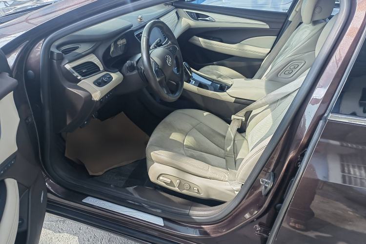 Used Buick LaCrosse 2016 30H Luxury Version Left Front Seat