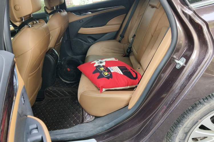 Used Buick LaCrosse 2016 28T Luxury Version Left Rear Seat