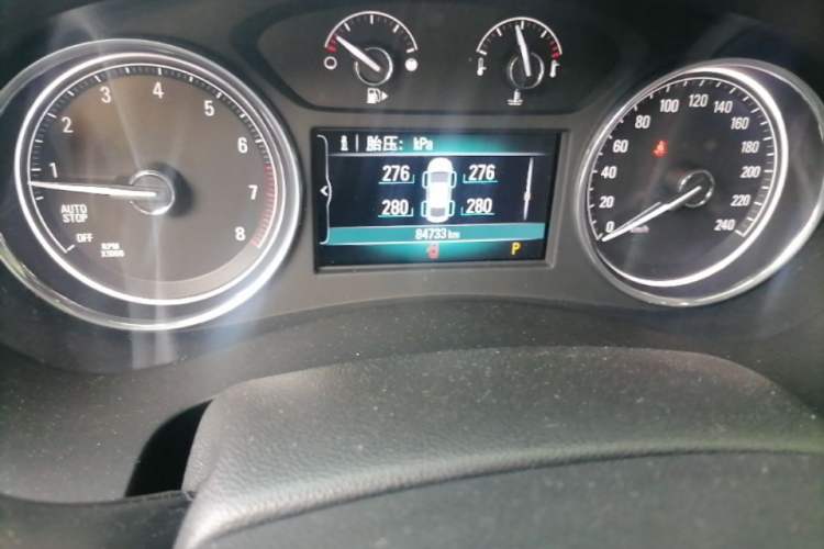 Used Buick LaCrosse 2016 28T Premium Edition Odometer Close Up
