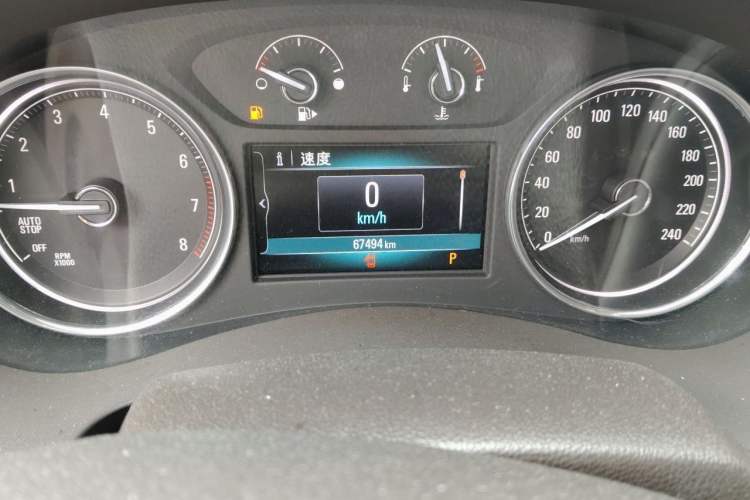 Used Buick LaCrosse 2016 20T Leading Model Odometer Close Up