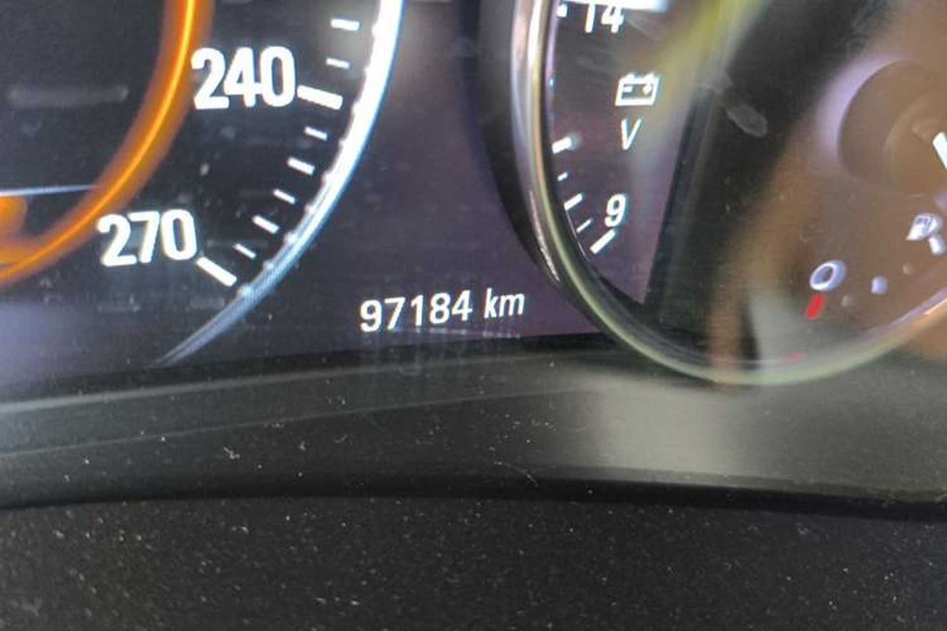Used Buick LaCrosse 2016 20T Luxury Model Odometer Close Up