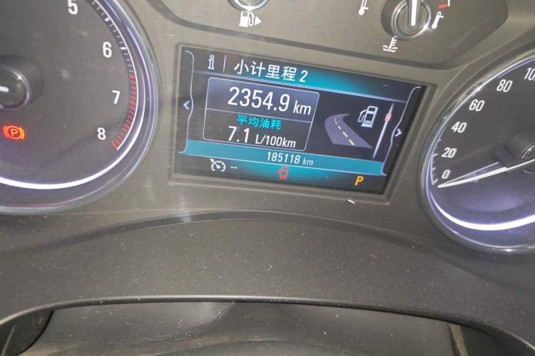 Used Buick LaCrosse 2016 20T Elite Edition Odometer Close Up