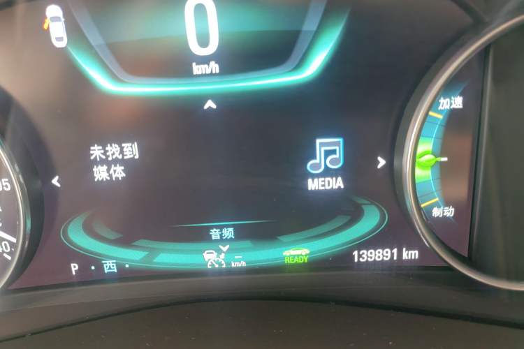 Used Buick LaCrosse 2016 30H Luxury Version Odometer Close Up
