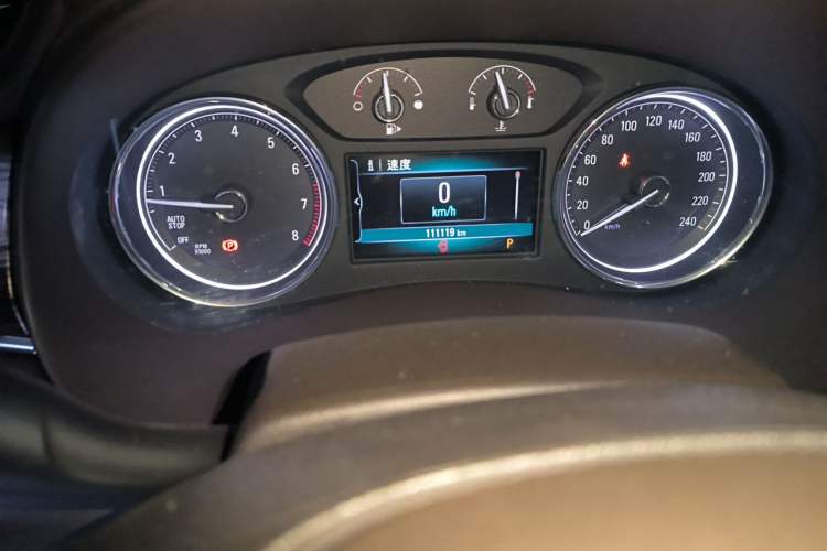 Used Buick LaCrosse 2016 20T Leading Model Odometer Close Up