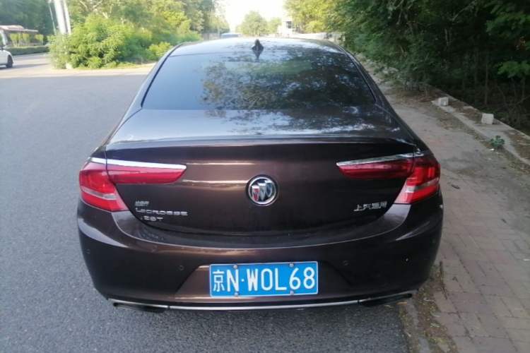 Used Buick LaCrosse 2016 28T Premium Edition Rear