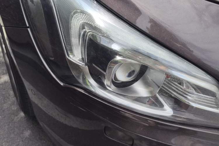 Used Buick LaCrosse 2016 28T Luxury Version Right Front Headlight