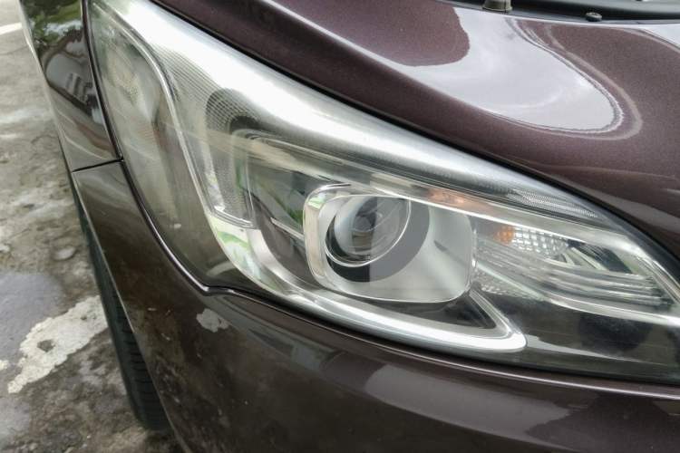 Used Buick LaCrosse 2016 20T Leading Model Right Front Headlight