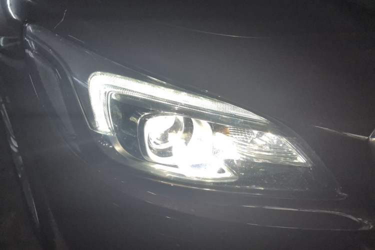 Used Buick LaCrosse 2016 20T Elite Edition Right Front Headlight