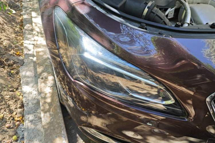 Used Buick LaCrosse 2016 28T Luxury Version Right Front Headlight
