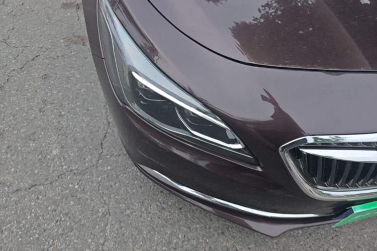 Used Buick LaCrosse 2016 28T Luxury Version Right Front Headlight