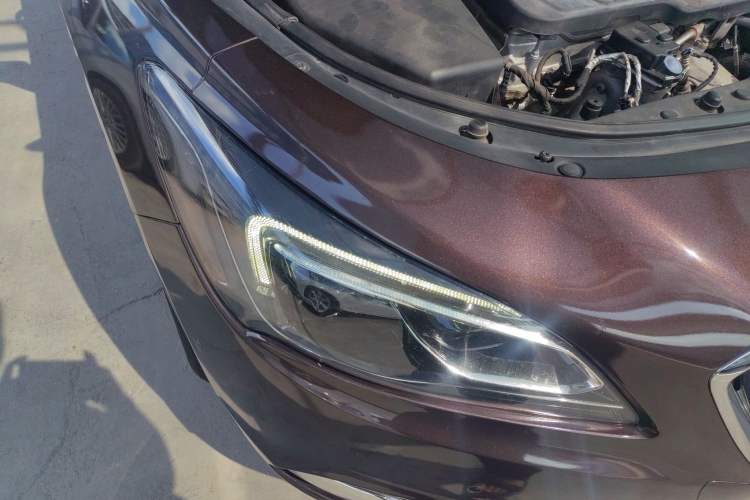 Used Buick LaCrosse 2016 30H Luxury Version Right Front Headlight
