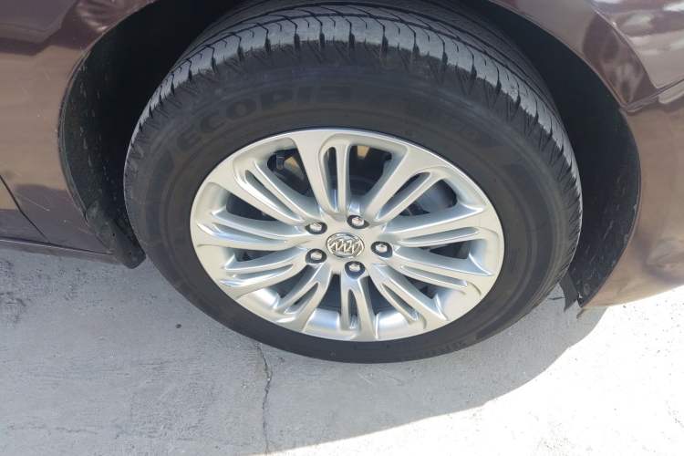 Used Buick LaCrosse 2016 30H Luxury Version Right Front Wheel Hub