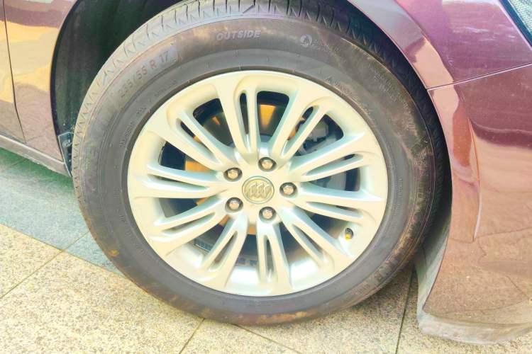 Used Buick LaCrosse 2016 30H Elite Edition Right Front Wheel Hub