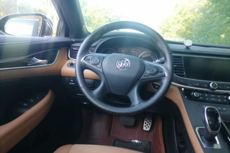 Used Buick LaCrosse 2016 28T Premium Edition Steering Wheel