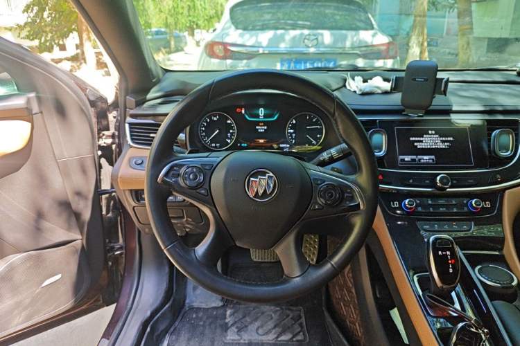 Used Buick LaCrosse 2016 28T Luxury Version Steering Wheel