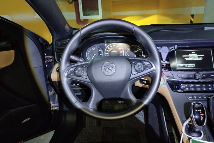 Used Buick LaCrosse 2016 28T Luxury Version Steering Wheel