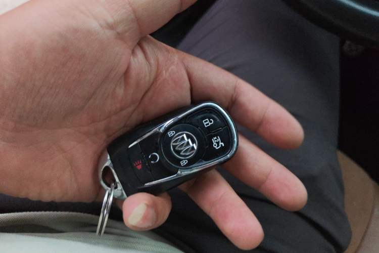 Used Buick LaCrosse 2016 28T Elite Model Vehicle Key