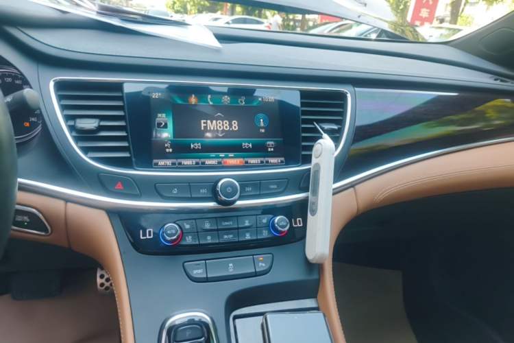 Used Buick LaCrosse 2016 20T Elite Edition Audio And AC Panel
