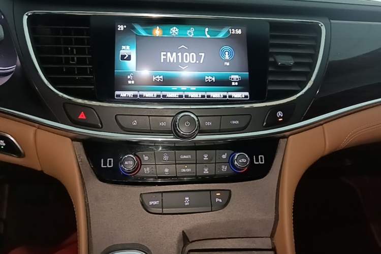 Used Buick LaCrosse 2016 20T Elite Edition Audio And AC Panel
