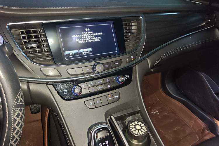 Used Buick LaCrosse 2016 Revised Version 28T Elite Edition Audio And AC Panel