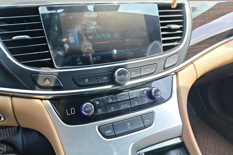 Used Buick LaCrosse 2016 20T Elite Edition Audio And AC Panel