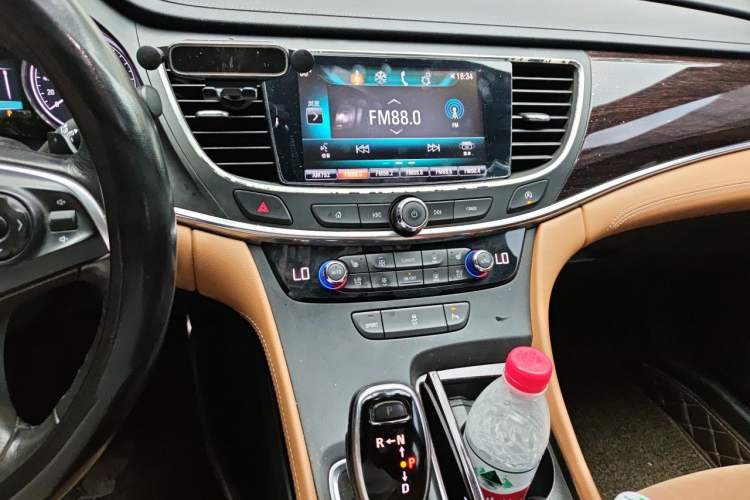 Used Buick LaCrosse 2016 20T Elite Edition Audio And AC Panel