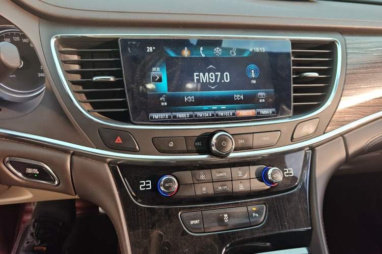Used Buick LaCrosse 2016 Revised 20T Leading Edition Audio And AC Panel