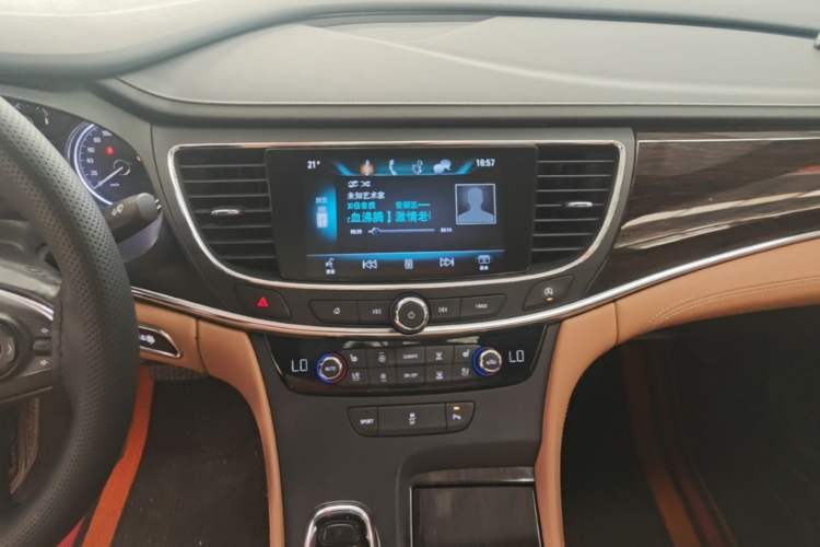 Used Buick LaCrosse 2016 20T Elite Edition Audio And AC Panel