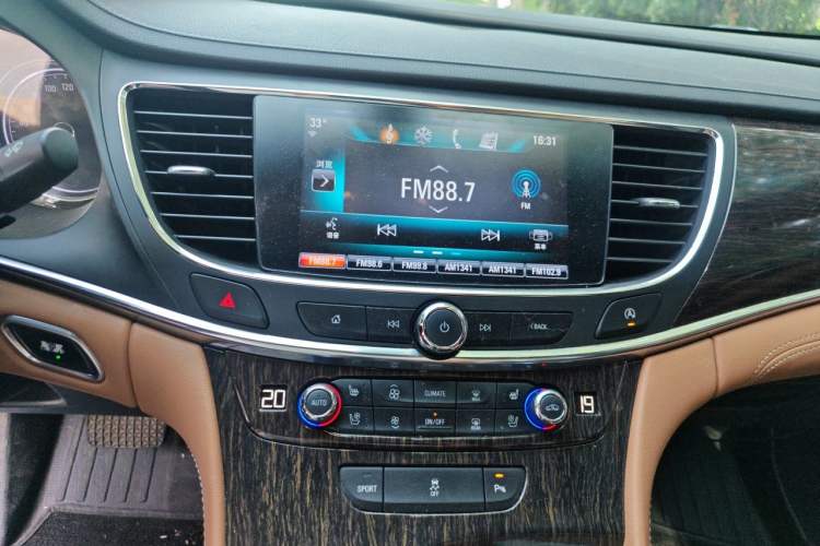 Used Buick LaCrosse 2016 20T Elite Edition Audio And AC Panel
