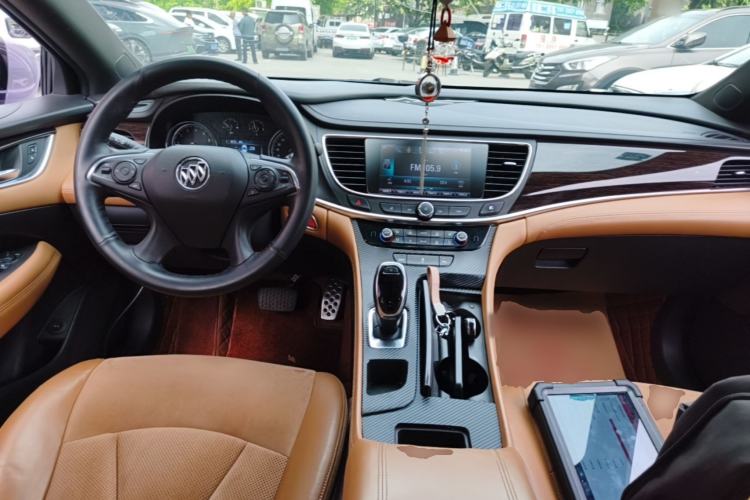 Used Buick LaCrosse 2016 20T Elite Edition Center Console