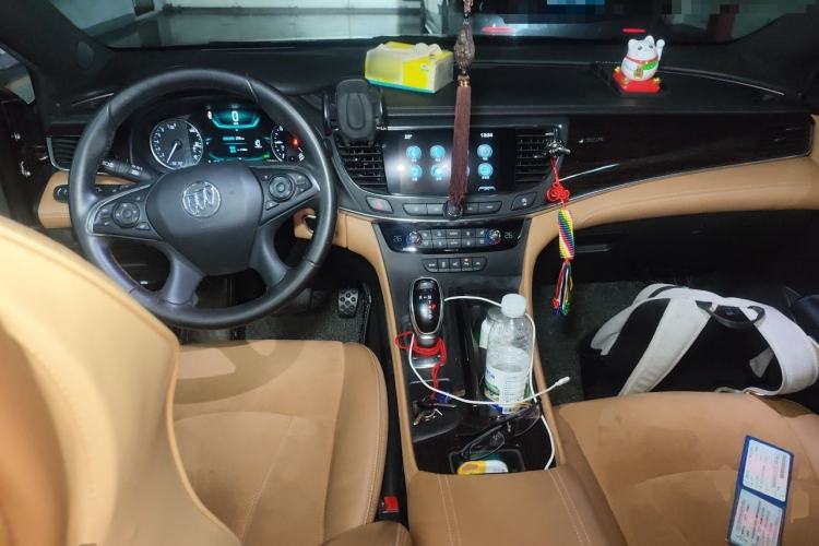 Used Buick LaCrosse 2016 20T Luxury Model Center Console