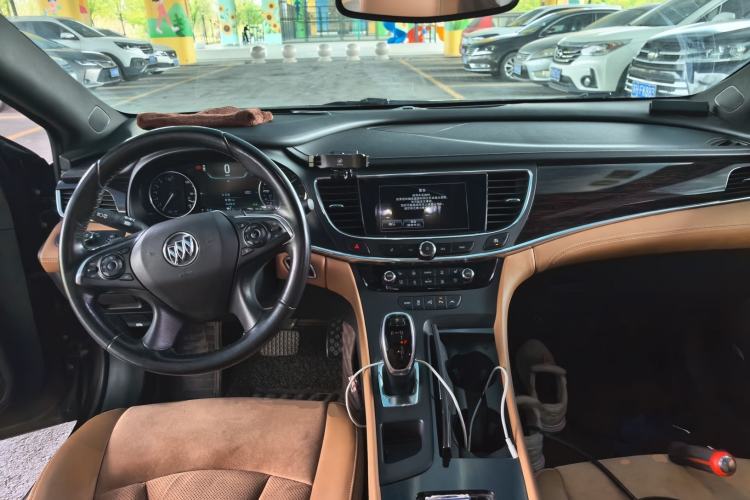 Used Buick LaCrosse 2016 28T Luxury Version Center Console