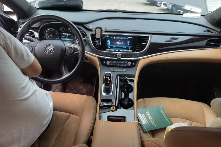 Used Buick LaCrosse 2016 20T Elite Edition Center Console