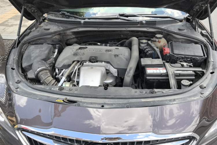 Used Buick LaCrosse 2016 28T Premium Edition Engine Bay