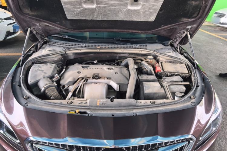 Used Buick LaCrosse 2016 28T Luxury Version Engine Bay