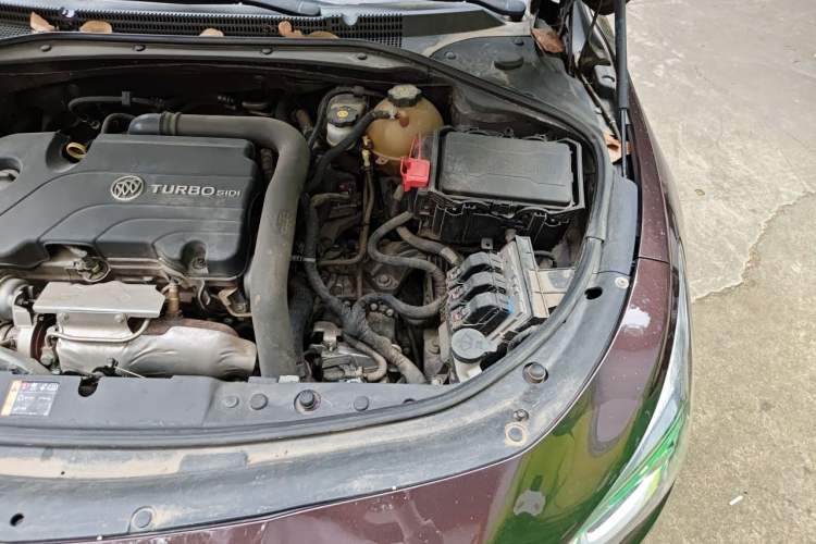 Used Buick LaCrosse 2016 20T Elite Edition Engine Bay Left