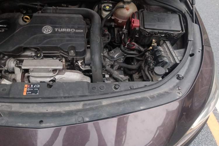 Used Buick LaCrosse 2016 20T Luxury Model Engine Bay Left