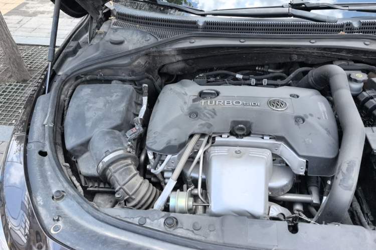 Used Buick LaCrosse 2016 28T Premium Edition Engine Bay Right