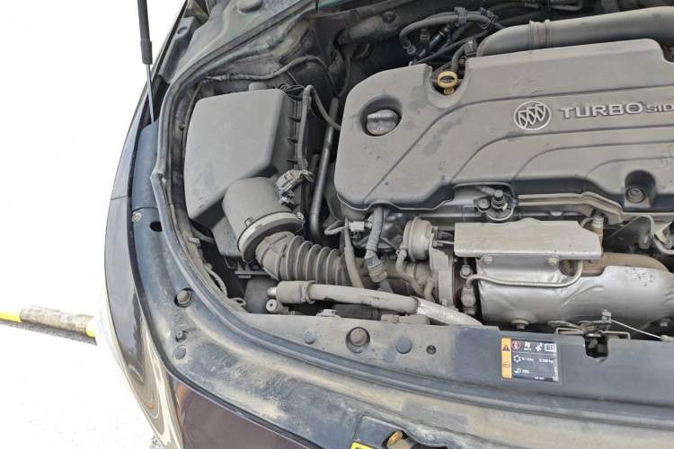 Used Buick LaCrosse 2016 20T Elite Edition Engine Bay Right