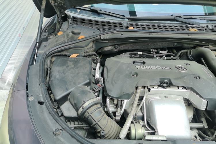 Used Buick LaCrosse 2016 Revised Version 28T Elite Edition Engine Bay Right