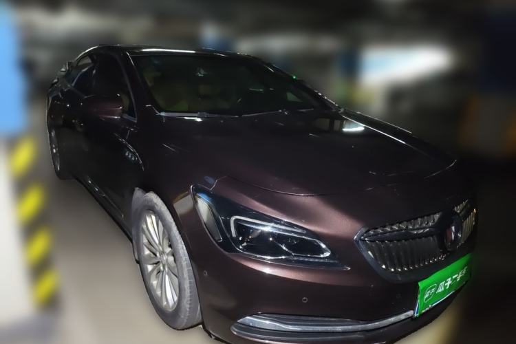 Used Buick LaCrosse 2016 28T Luxury Version Front Right 45 Deg