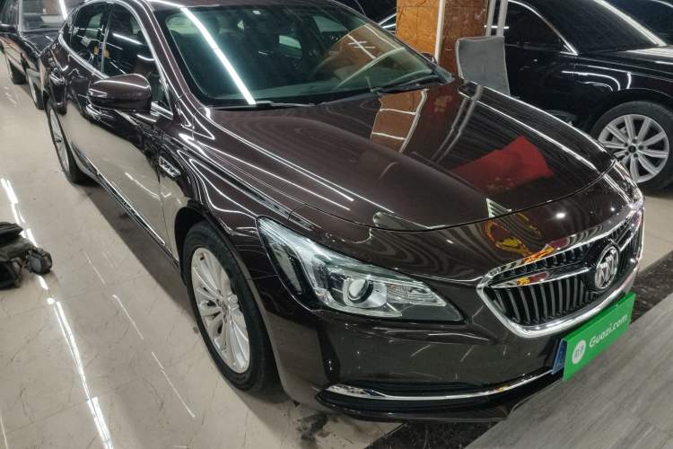 Used Buick LaCrosse 2016 Revised Version 28T Elite Edition Front Right 45 Deg