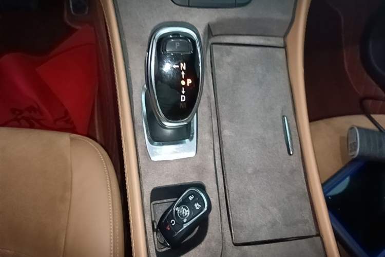 Used Buick LaCrosse 2016 20T Elite Edition Gear Lever