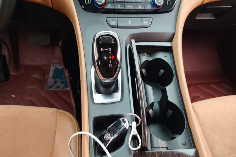 Used Buick LaCrosse 2016 20T Elite Edition Gear Lever