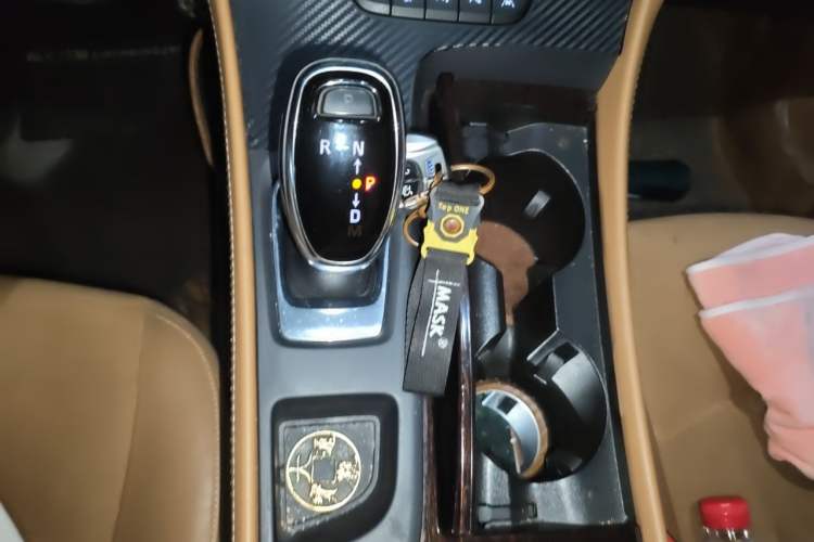 Used Buick LaCrosse 2016 28T Luxury Version Gear Lever