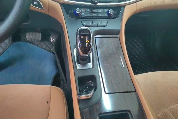 Used Buick LaCrosse 2016 20T Luxury Model Gear Lever